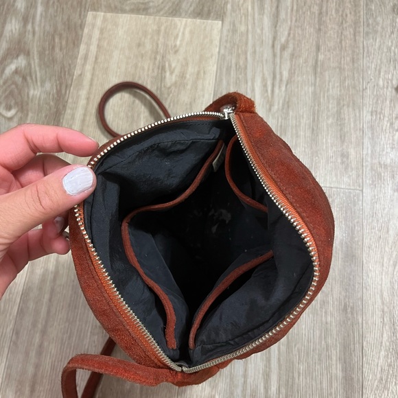 Baggu Natural Milled Leather Circle Round Long Shoulder Crossbody Bag purse - Picture 8 of 14